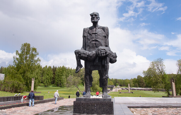 МЕМОРИАЛЬНЫЙ КОМПЛЕКС ХАТЫНЬ